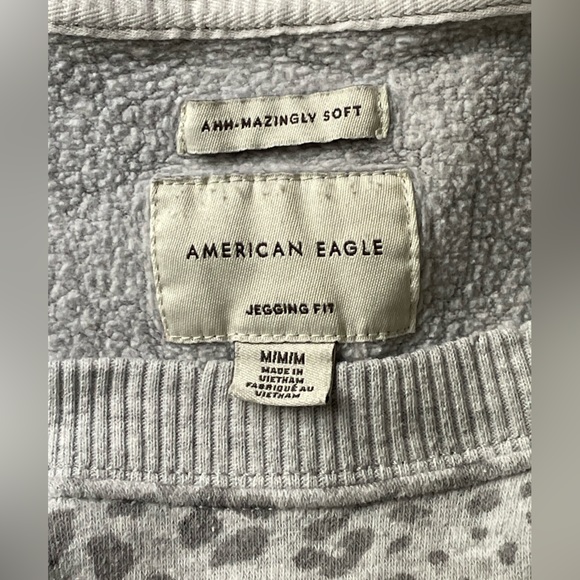 American Eagle soft crew neck sweatshirt. - Picture 3 of 3